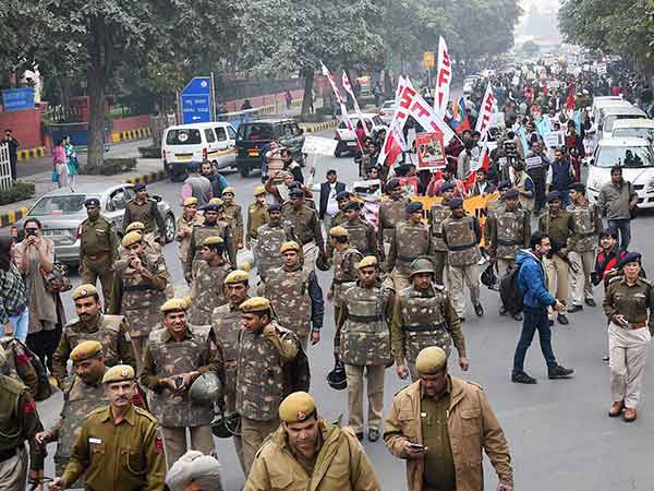 சபாஷ் போட்ட போலீஸ்காரர்