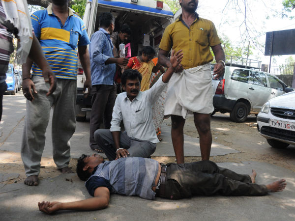 துப்புறவு பணியாளர்கள் போராட்டம்