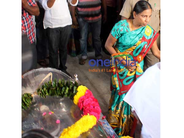 Nalini gets parole for last rites of father