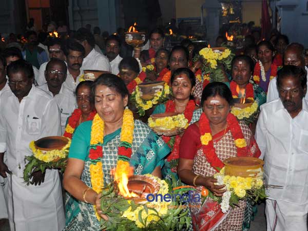 ஆண்டு தோறும் பால்குடம் ஆண்டு தோறும் பால்குடம்
