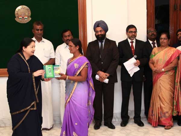 Chetpet becomes new tourist spot in Chennai | Tamil Nadu Unveils Amma Mobile Phone Scheme