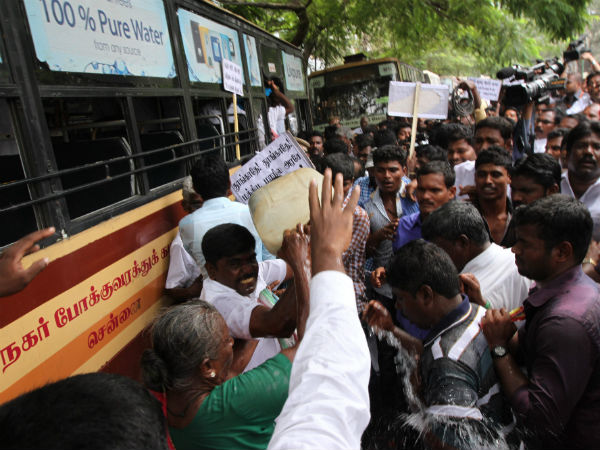 Fishermen protest in Chennai against Srilankan navy