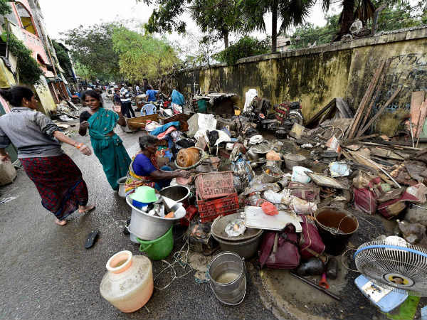 சாலைகளில் வசிக்கும் மக்கள்