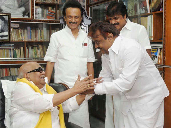 பின்னாடியே திரியும் திமுக, பாஜக
