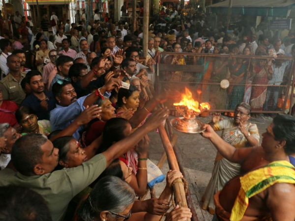 இறைவன் வீதி உலா