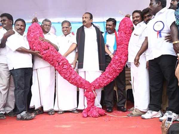 கம்யூனிஸ்டுகள் நிலை