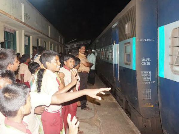 Students get hands on demo in Karaikudi railway station