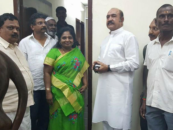 Actor Vijayakumar joins BJP
