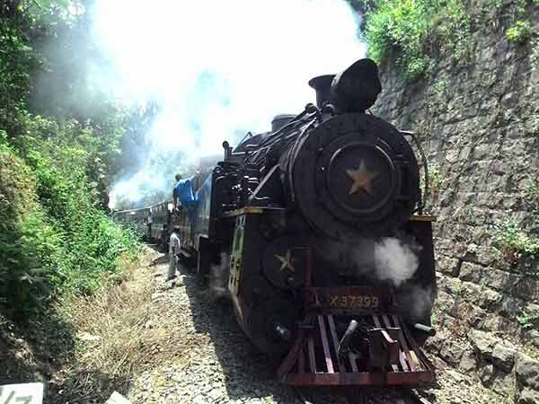 Coonoor bound train gets repaired in midway