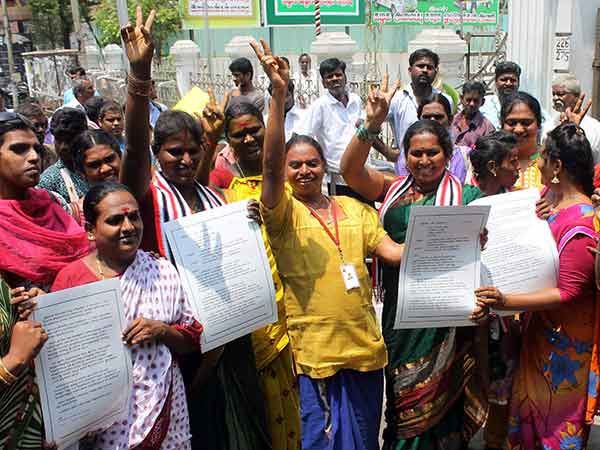 அதிமுகவில் மனு