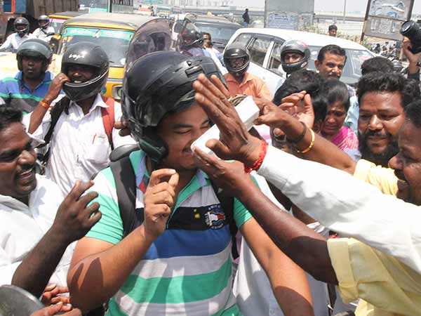 வாகன ஓட்டிகளுக்கும்...