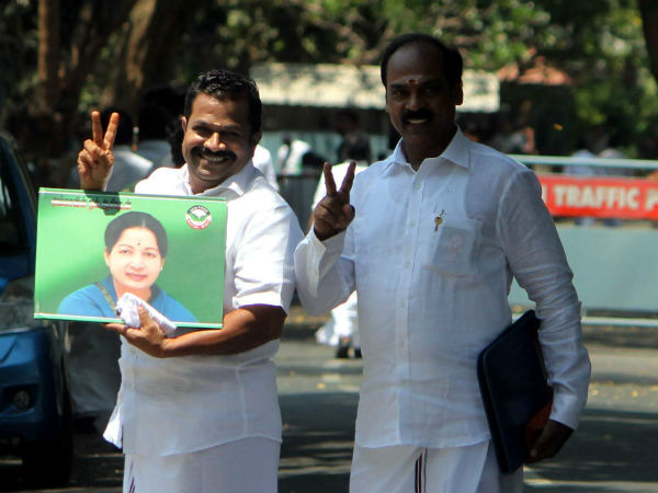சின்னஞ்சிறு கடைகள்