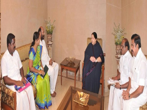 Sethuraman and John Pandian meets Jayalalitha extends support