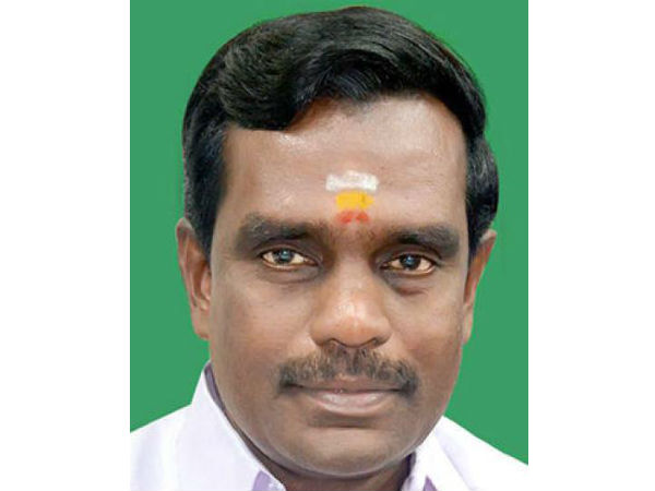 குடும்பத்தைக் கலைத்தவர்