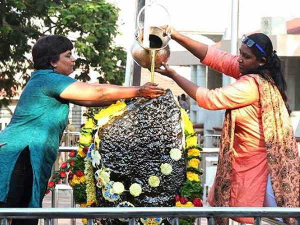 அசையாத நிர்வாகம்: