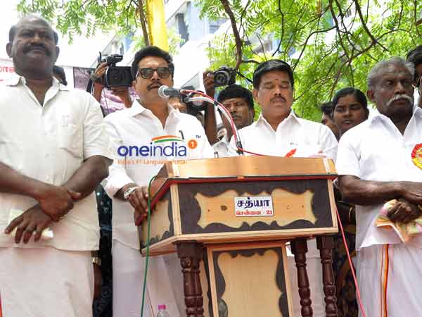 திருச்செந்தூரில் சரத்குமார்