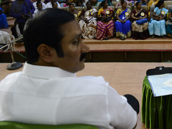 எதை ராஜினாமா செய்வார்? எதை ராஜினாமா செய்வார்?