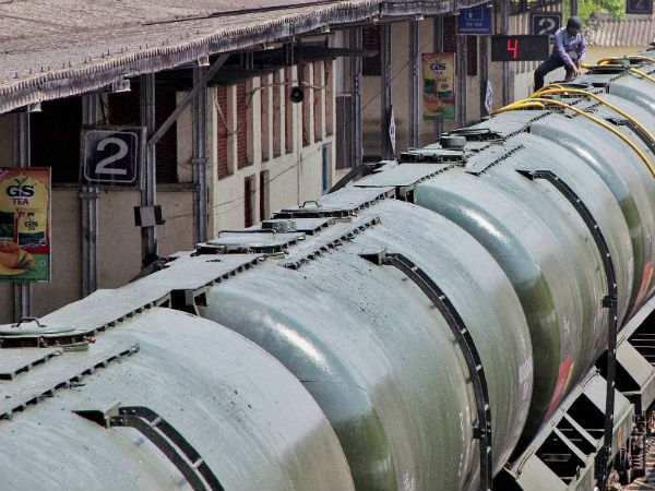 தண்ணீர் தடை...