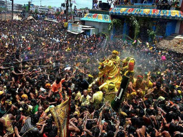 வைகையில் எழுந்தருளல்