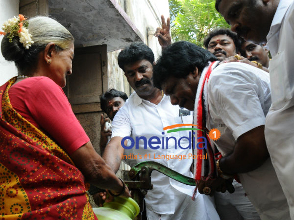 குழாயடியில் தண்ணீர்