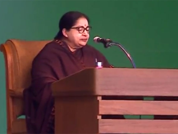 தன்னலவாதி கருணாநிதி