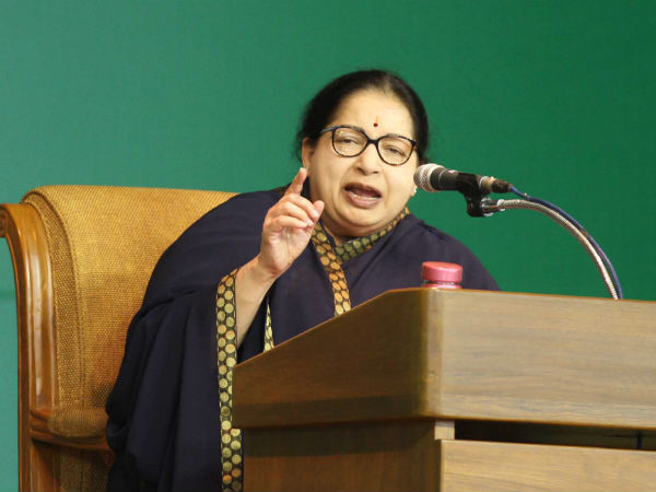 ஊழல் நிறைந்த ஆட்சி