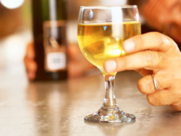 பாரில் மது