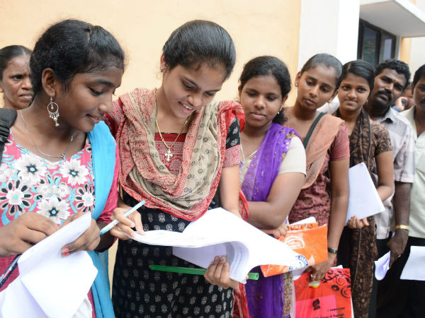 விண்ணப்பங்கள் விநியோகம்