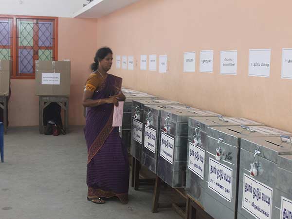 தபால் ஓட்டு...