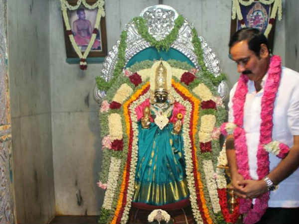 கருவறைக்குள் பூஜை