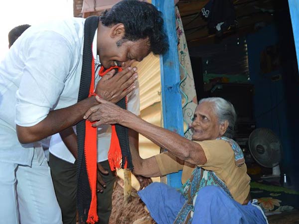 நானே நிற்கிறேன்