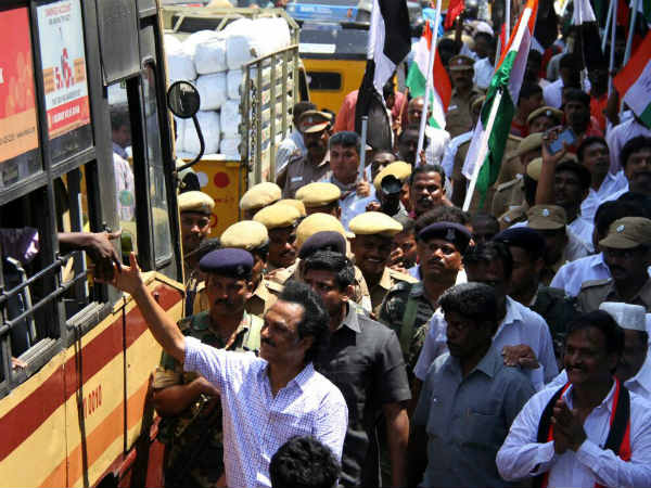 எழும்பூரில் 7 மணிக்கு வாக்கிங்