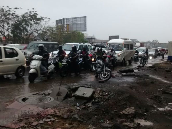 வெள்ளம் சூழ்ந்த சென்னை