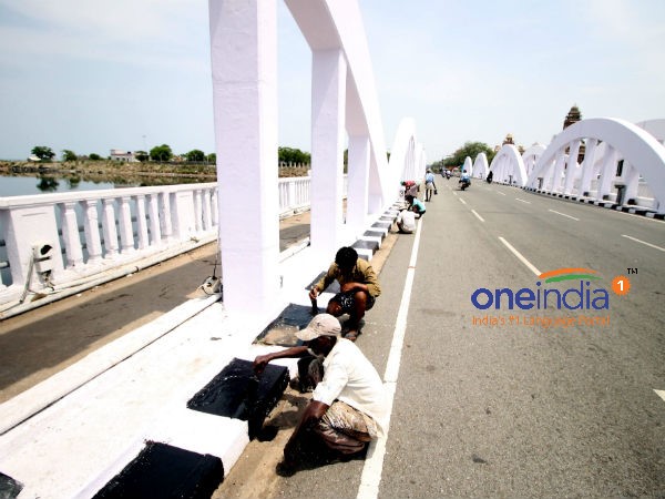 புதுப் பொலிவுடன் சாலை