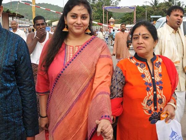 Namitha's Thanks Giving visit to Tirumala