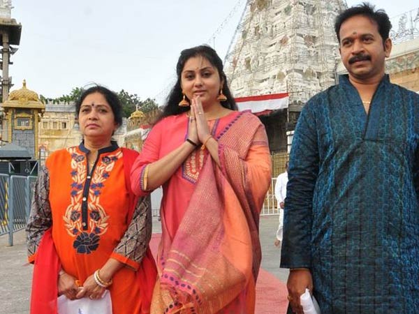 Namitha's Thanks Giving visit to Tirumala
