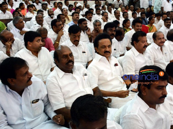 Karunanidhi condemns Jayalalithaa