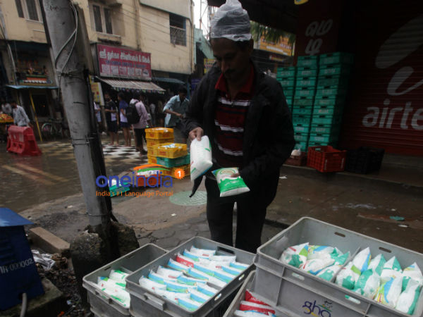 பால்காரர் - பேப்பர் போடுவோர்