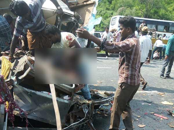 14 dead and 30 injured when a truck collided with a bus near Krishnagiri 