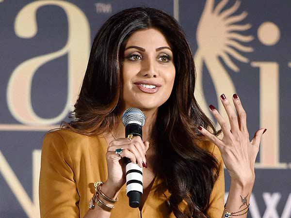 ஒற்றுமையான தம்பதிகள்