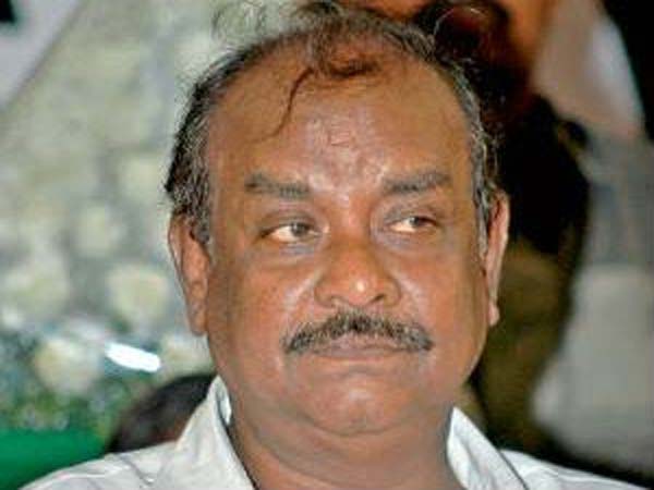 2 அமைச்சர்கள் அவுட்