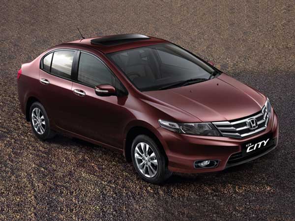 7 Honda city cars looted from a Chennai showroom 7 Honda city cars looted from a Chennai showroom