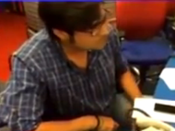 கேள்வி கேட்பதே வேலை