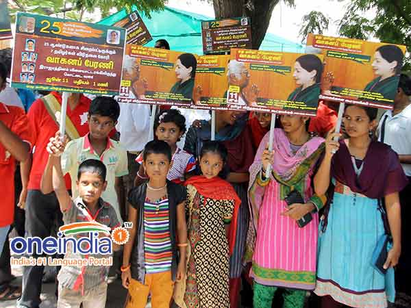 Actor Sathyaraj gives voice to 7 Tamilar release