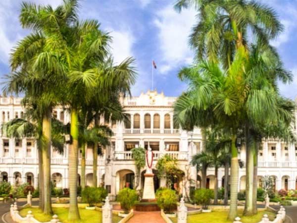 ஒரு தகுதி போதாது