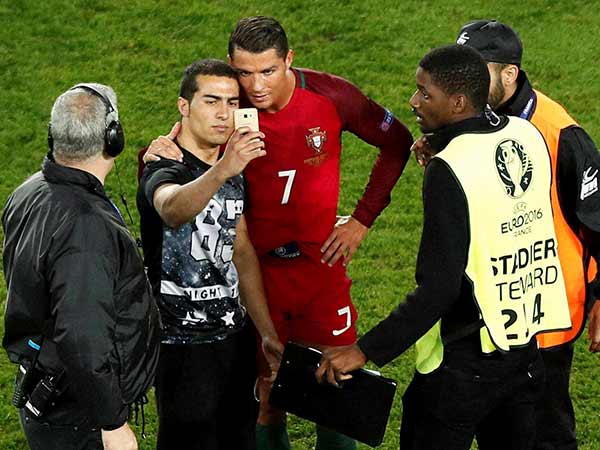 பாரிஸ் போட்டி