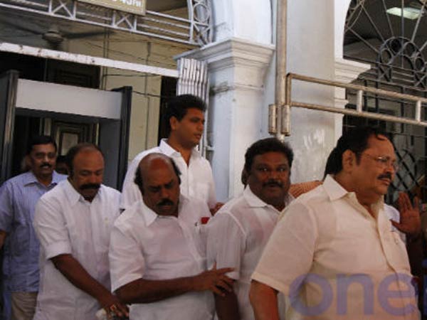 திமுகவினர் கொந்தளிப்பு 