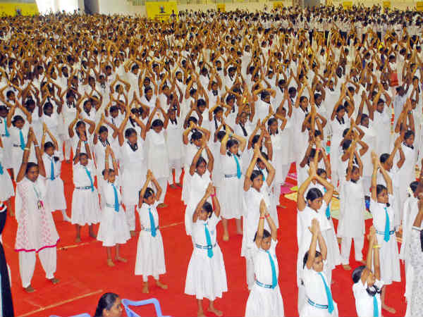 கடற்கரையில் யோகா கடற்கரையில் யோகா