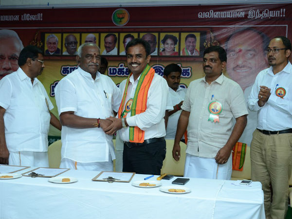 பாஜகவில் இணைப்பு