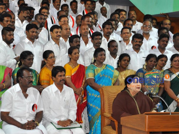 தேமுதிக மாணவரணி 